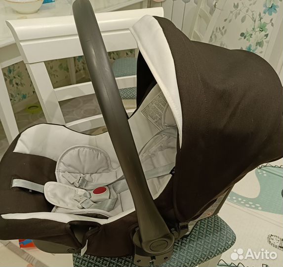 Детское автокресло-переноска Inglesina Huggy