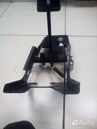 Педаль тормоза УАЗ Патриот