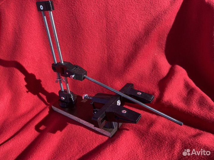 Точилка с поворотным механизмом Grom