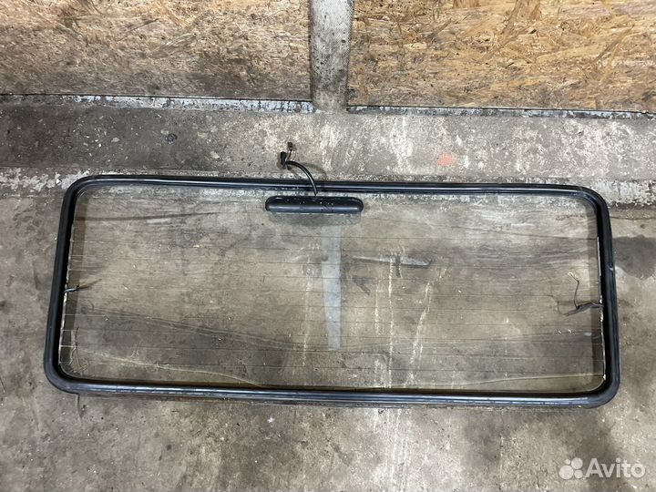 Стекло в крышку багажника заднее нива 21213 niva