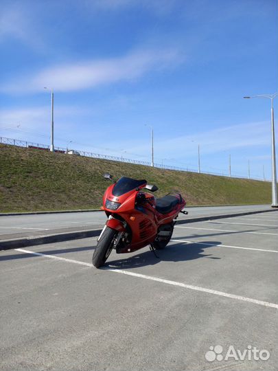 Продам Suzuki RF900
