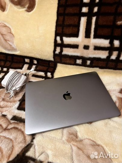 Apple MacBook Pro 13 Mid 2020 i5/512gb touch bar