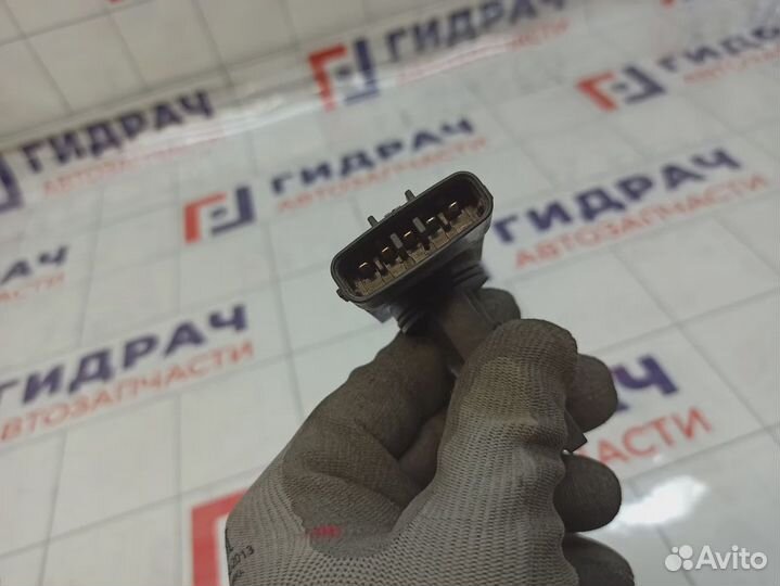 Расходомер воздуха (массметр) Toyota Land Cruiser (J100) 22204-27010