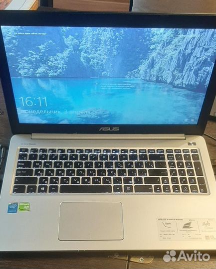 Asus fullHD. nvidia 940m