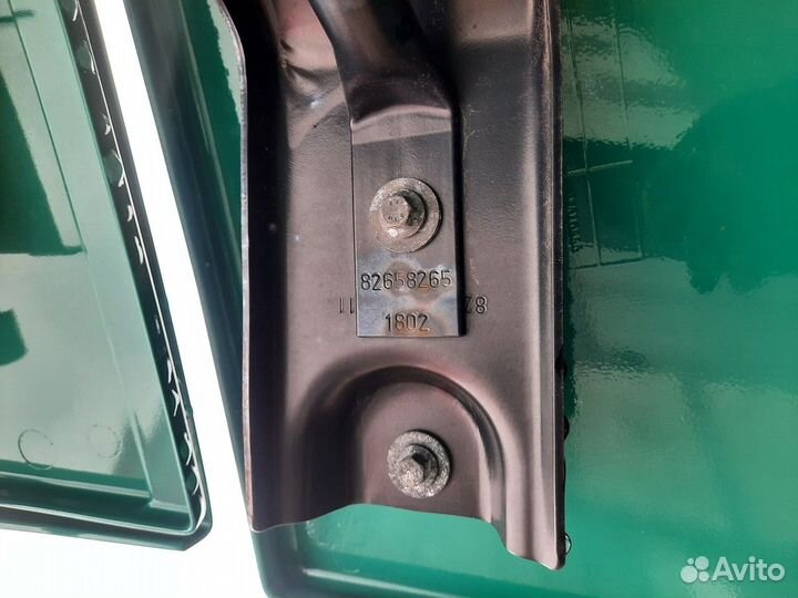 Спойлер кабины верхний левый Renault T