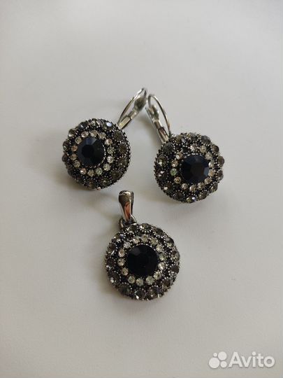 Серьги и подвеска: набор