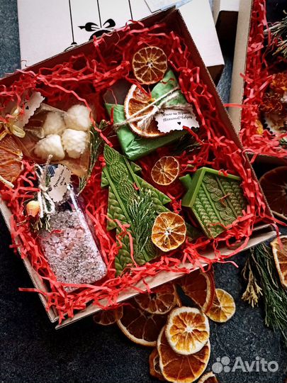 Подарочный бокс новогодний с натур косметикой