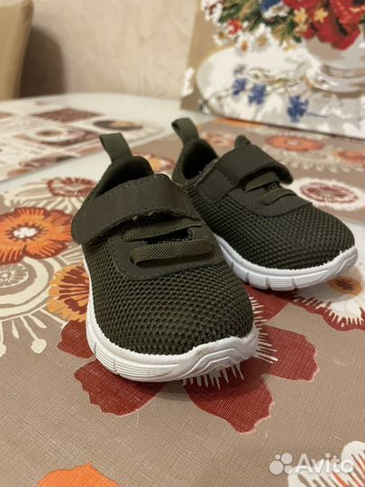 Кроссовки детские