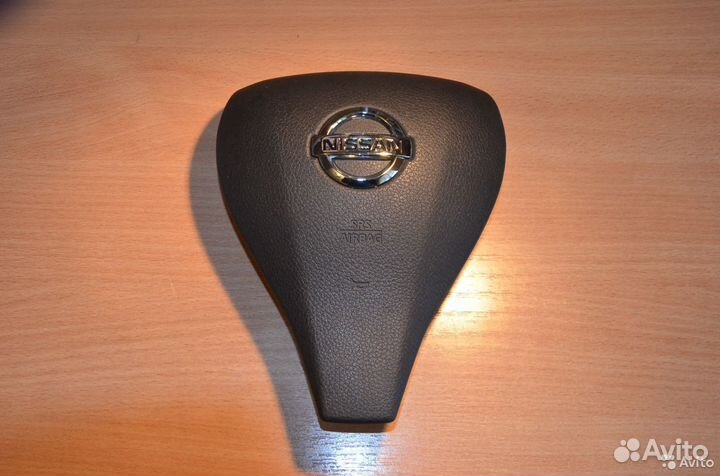Крышка подушки безопасности Ниссан