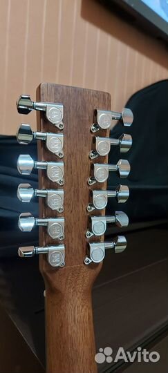 Акустическая гитара