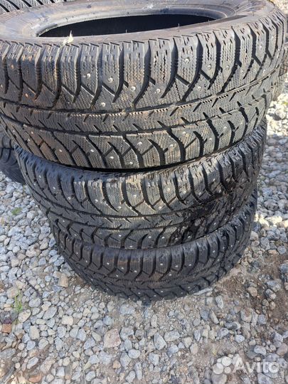 Bridgestone Ice Cruiser 7000S 205/60 R16