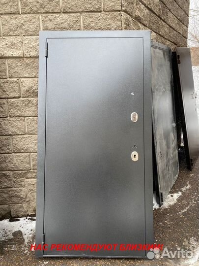 Тяжелая дверь входная в квартиру