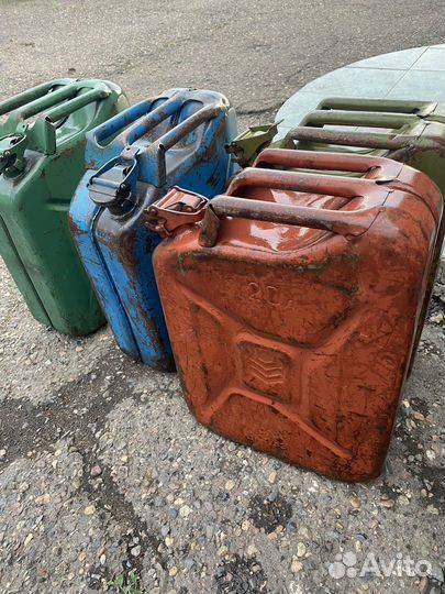 Канистра металическая 20 литров