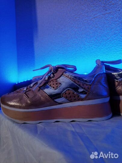 Кроссовки для девочки