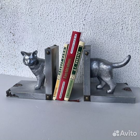 Держатель для книг 