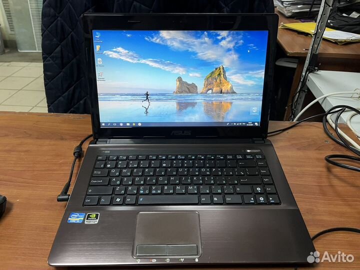 Ноутбук asus K43S с SSD на 256Гб