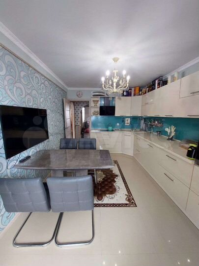 2-к. квартира, 64 м², 3/9 эт.