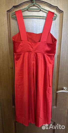 Красное платье