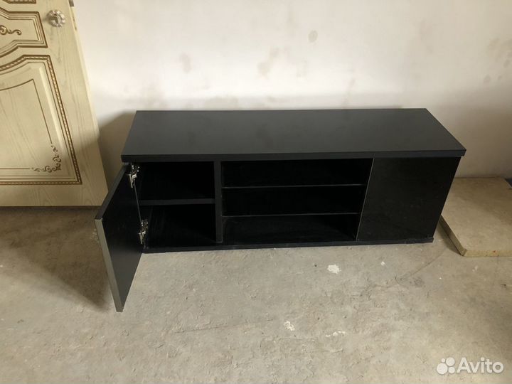 Тумба под телевизор