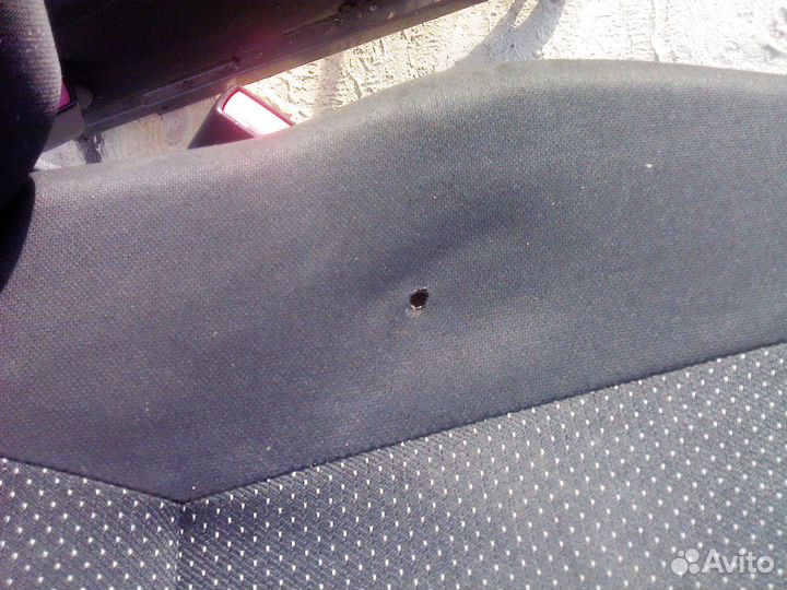 Сиденья Нива шевроле бертон передние,с дефектами
