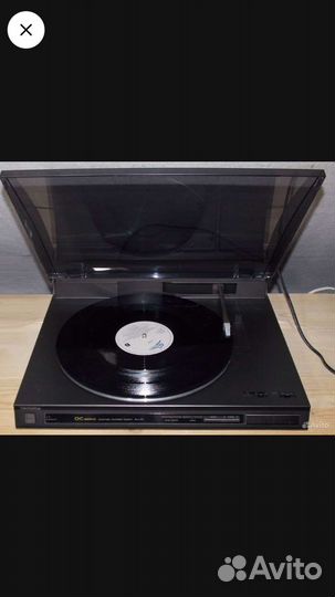 Виниловый проигрыватель пластинок