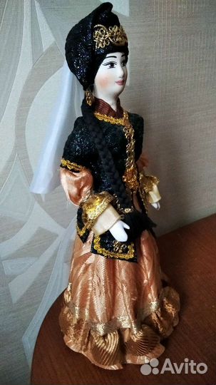 Кукла в национальном костюме