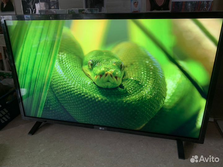 LG 32 FullHD, WebOs, Wi-Fi