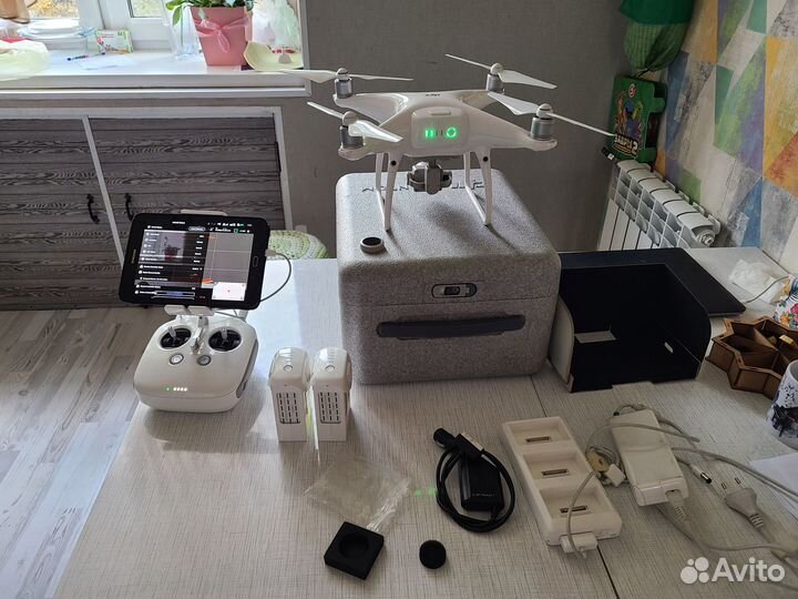 Квадрокоптер DJI phantom 4 pro