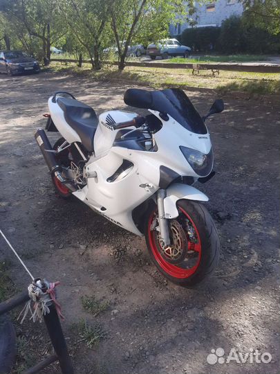 Honda cbr600f4