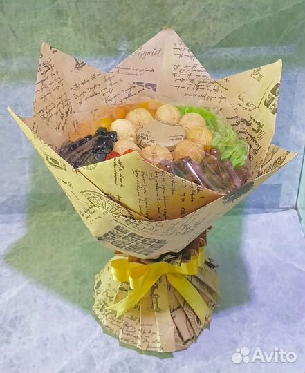 Букет из сухофруктов с медом