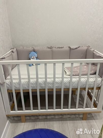 Кроватка для новорожденных