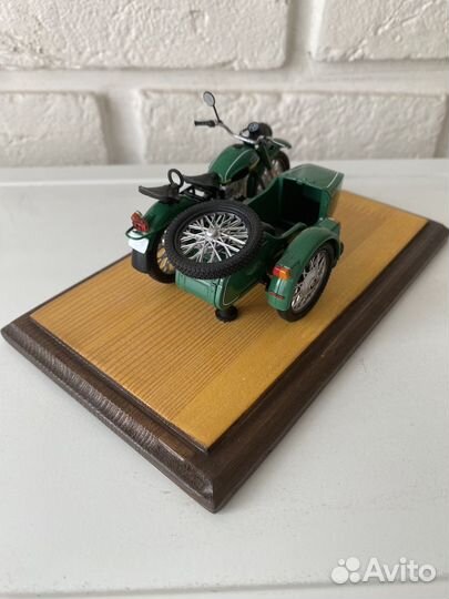 Модель мотоцикла Урал 1:24