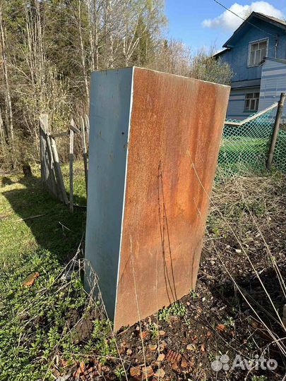 Ящик для хранения садового инвентаря