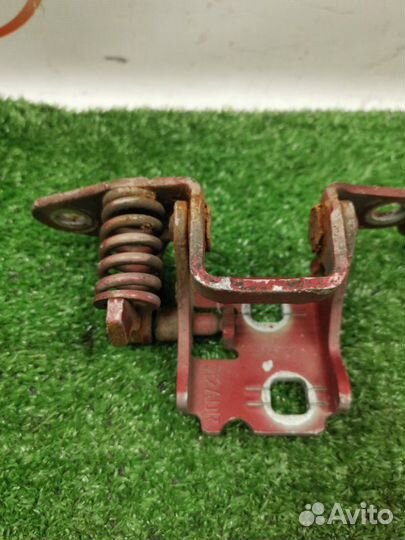 Петли дверей правые Dodge Caliber 2.0 ECN 2006