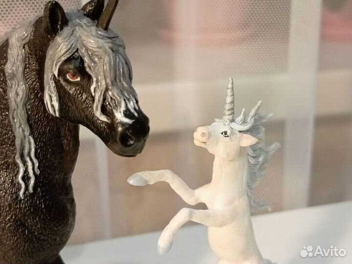 Фигурки лошадей schleich