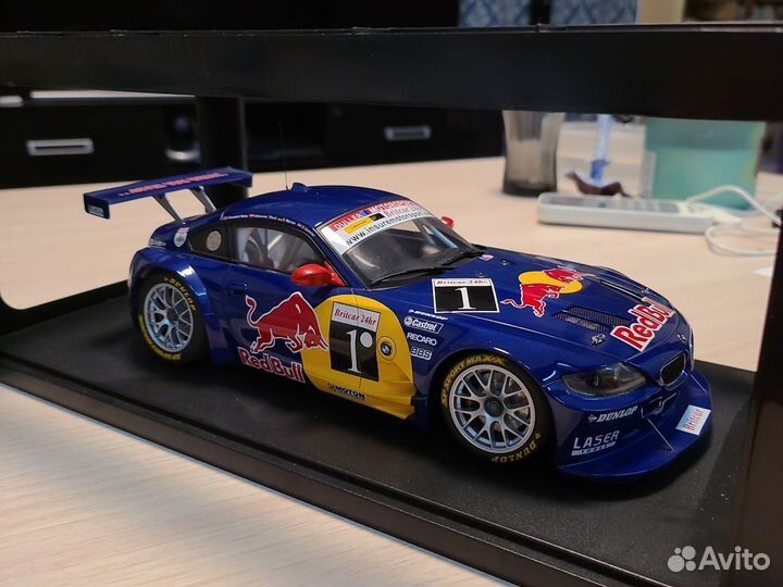 1:18 BMW Z4 Silverstone red bull Autoart 1/18