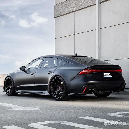 Кованые диски R22 5x112 на Audi RS6 / RS7