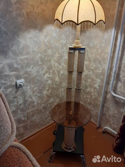 Торшер напольный с абажуром и столиком