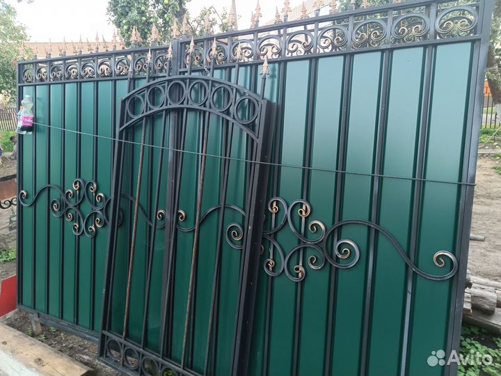 Ворота распашные с калиткой