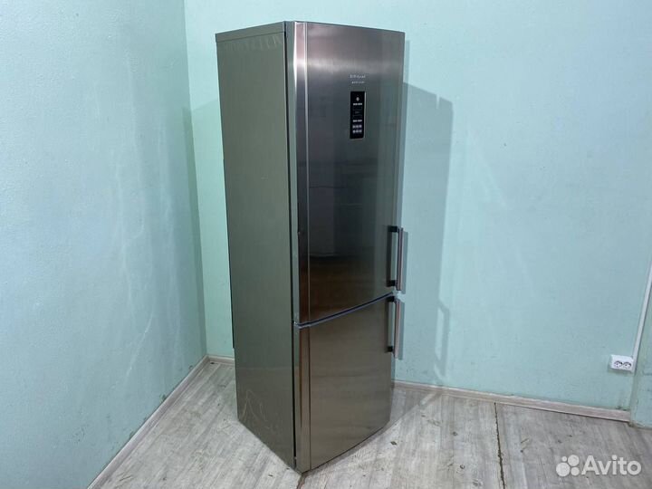 Холодильник Hotpoint-Ariston