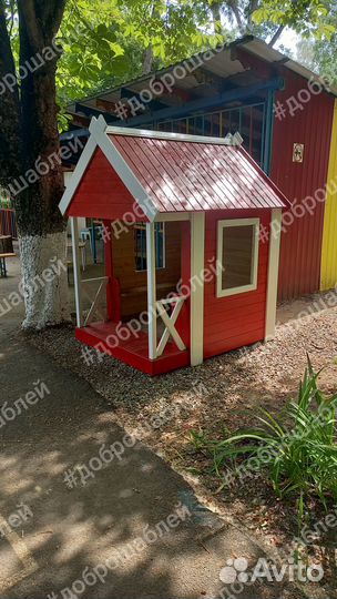 Деревянный домик для детей