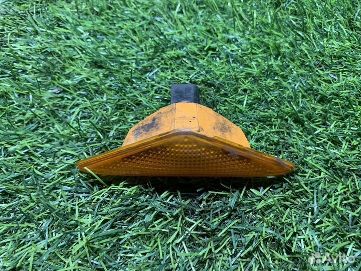 Повторитель поворота в крыло Ford Mondeo