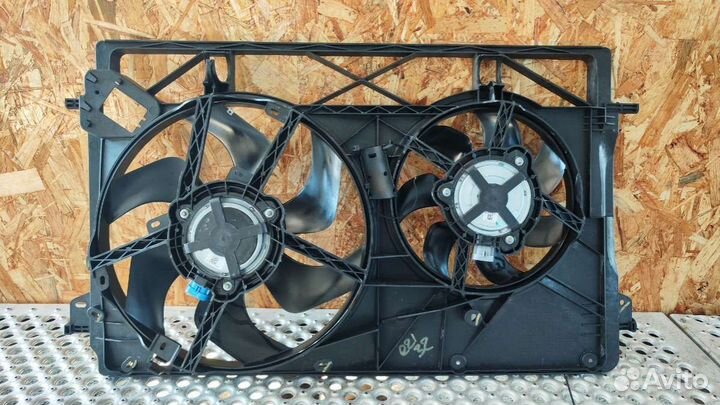 Вентилятор радиатора Renault Trafic 3 2019