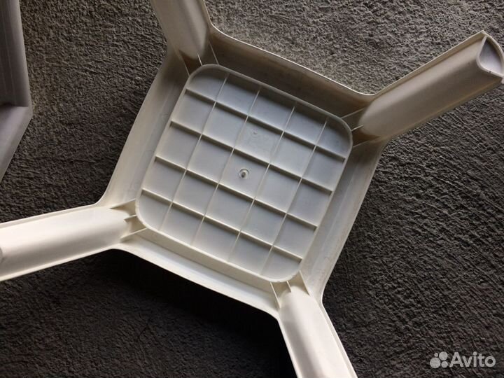 Столик для шезлонга 45х45х38см