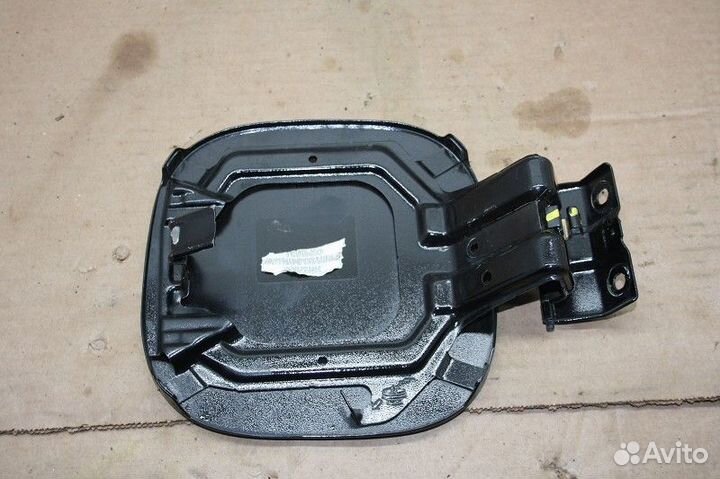 Лючок бензобака mitsubishi outlander 2015