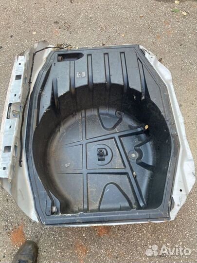 Ниша запасного колеса Mercedes-Benz C-Class W203