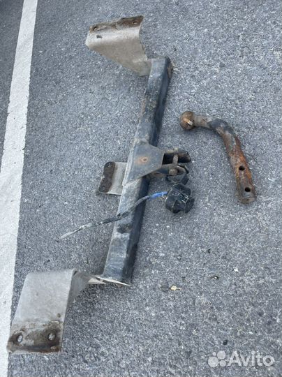 Фаркоп на priora седан