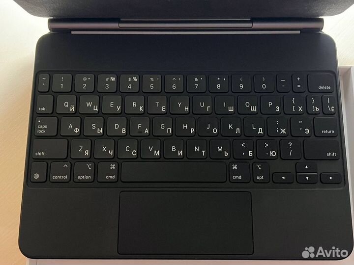 Клавиатура Apple Magic Keyboard для iPad Pro 11