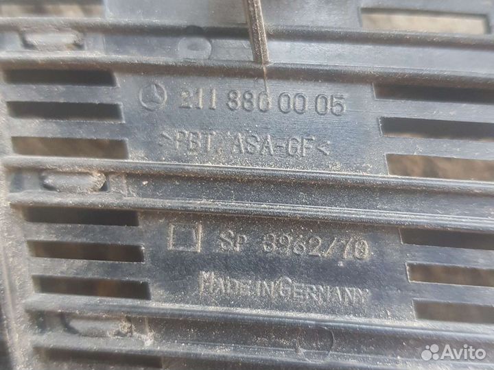 Вентиляционная решетка Mercedes e-class