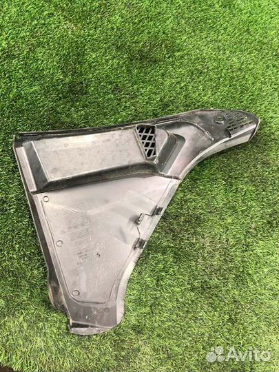 Водосток передний правый Bmw 5 F10 N52B25 2011